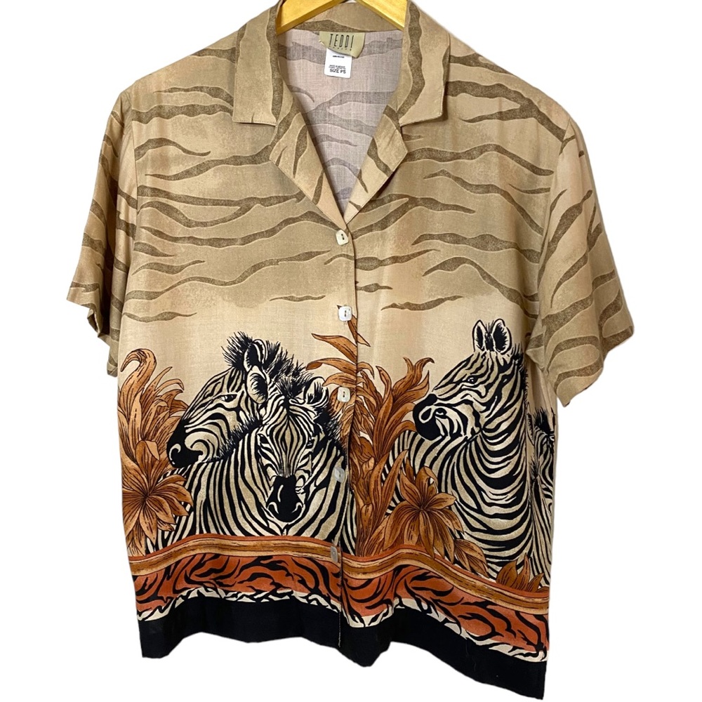 🦓- Vintage Zebra button down shirt top.